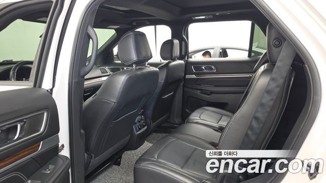 Ford Explorer 3.5 Limited 4WD 5th 2017 — фото 26
