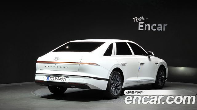Hyundai Grandeur (GN7) 2.5 Gasoline  2WD Premium 2027 — фото 2
