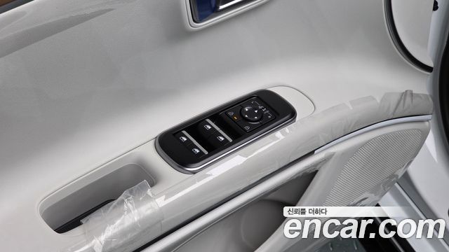 Hyundai Grandeur (GN7) 2.5 Gasoline  2WD Premium 2027 — фото 16