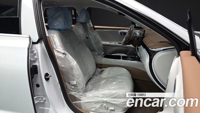 Hyundai Grandeur (GN7) 2.5 Gasoline  2WD Premium 2027 — фото 26