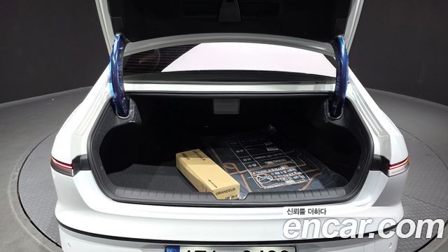 Hyundai Grandeur (GN7) 2.5 Gasoline  2WD Premium 2027 — фото 31