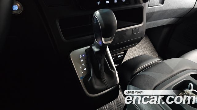 Hyundai Staria Cargo 3-Seater Modern 2023 — фото 9