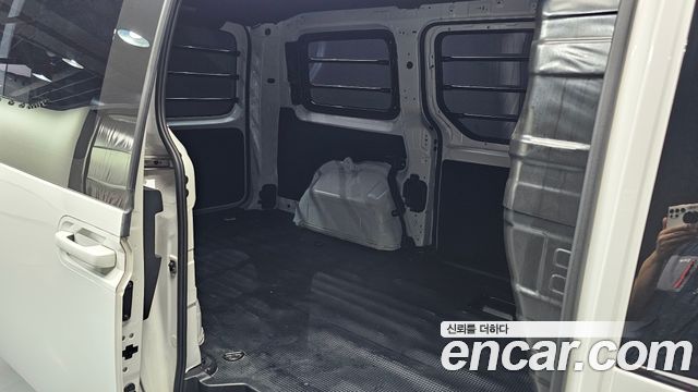 Hyundai Staria Cargo 3-Seater Modern 2023 — фото 34