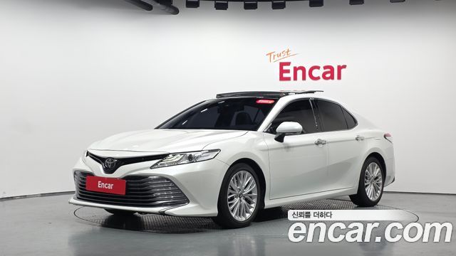 Toyota Camry (XV70) 2.5 2019 — фото 11