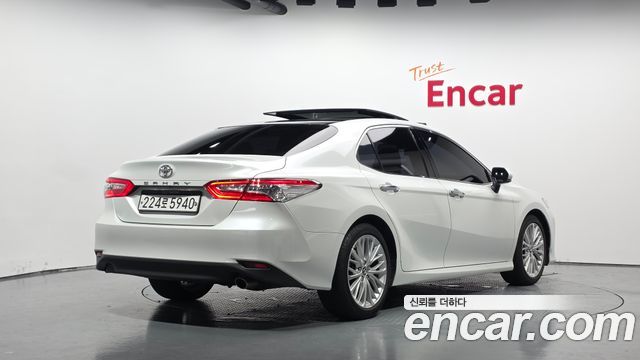 Toyota Camry (XV70) 2.5 2019 — фото 2