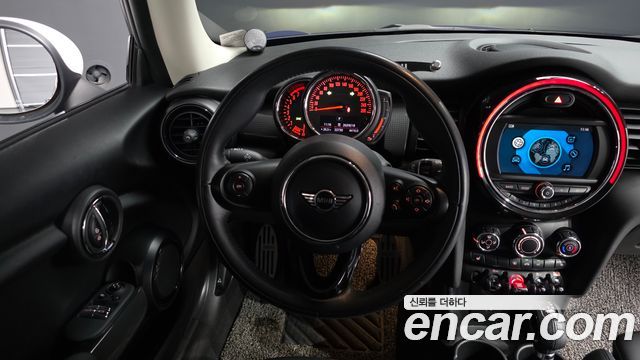 MINI Cooper Standard Third Generation 2019 — фото 17