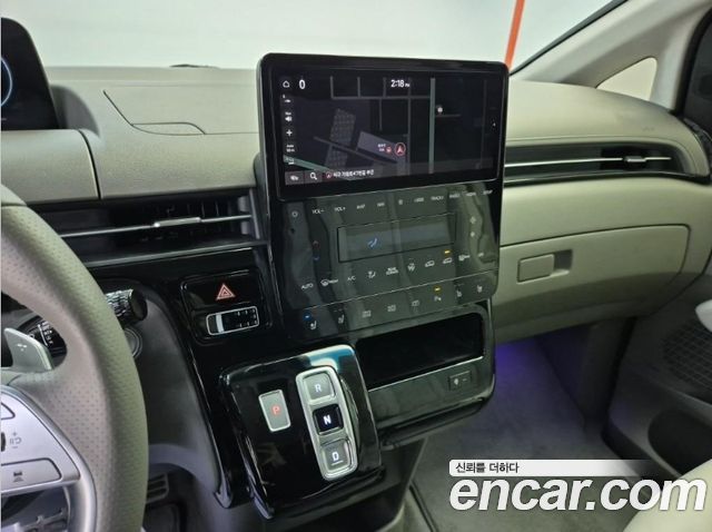 Hyundai Staria 4WD Lounge 9-Seater Limousine 2023 — фото 10