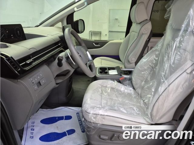 Hyundai Staria 4WD Lounge 9-Seater Limousine 2023 — фото 21