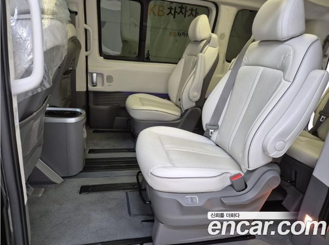 Hyundai Staria 4WD Lounge 9-Seater Limousine 2023 — фото 22