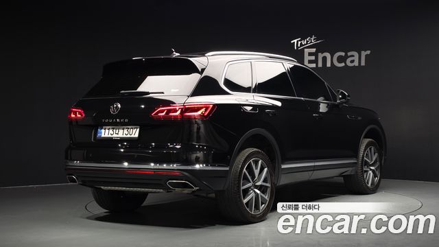 Volkswagen Touareg (III) 3.0 TDI Prestige 2023 — фото 2