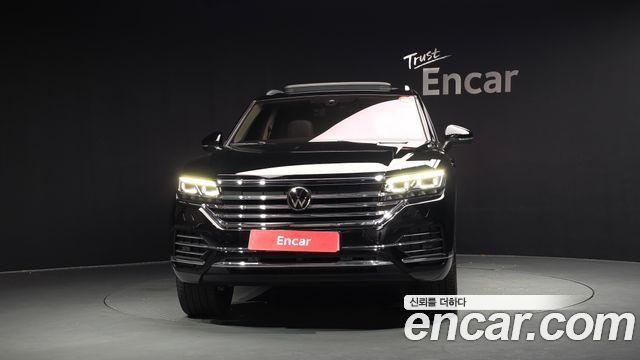 Volkswagen Touareg (III) 3.0 TDI Prestige 2023 — фото 3