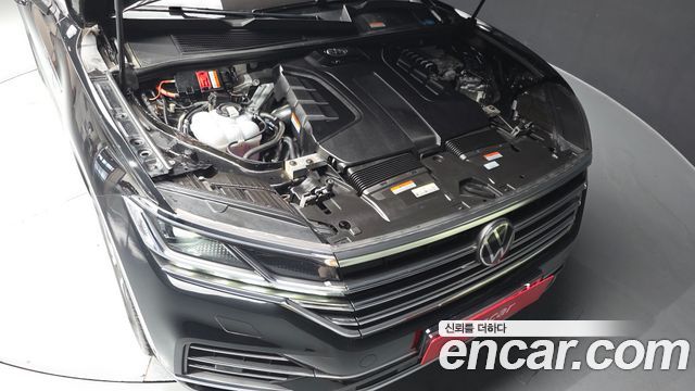 Volkswagen Touareg (III) 3.0 TDI Prestige 2023 — фото 6
