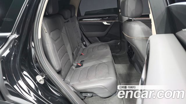 Volkswagen Touareg (III) 3.0 TDI Prestige 2023 — фото 12