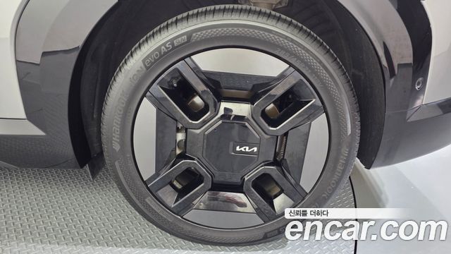 Kia EV9 Long Range 4WD GT Line 2024 — фото 27