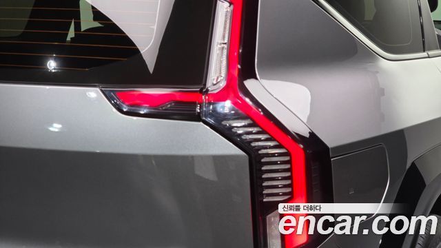 Kia EV9 Long Range 4WD GT Line 2024 — фото 29