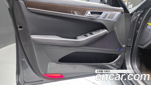 Genesis G80 3.3 GDI AWD Premium Luxury 2019 — фото 24