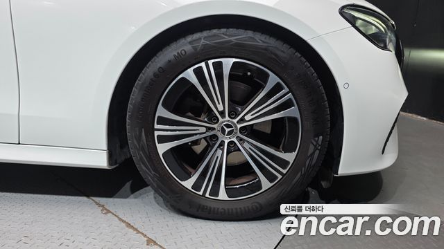 Mercedes-Benz E-Class (W214) E200 Avantgarde 2025 — фото 21
