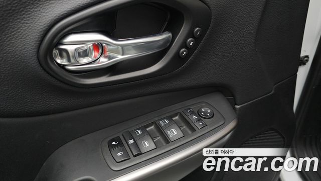 Jeep Cherokee (KL) 2.4 Limited AWD 2022 — фото 19