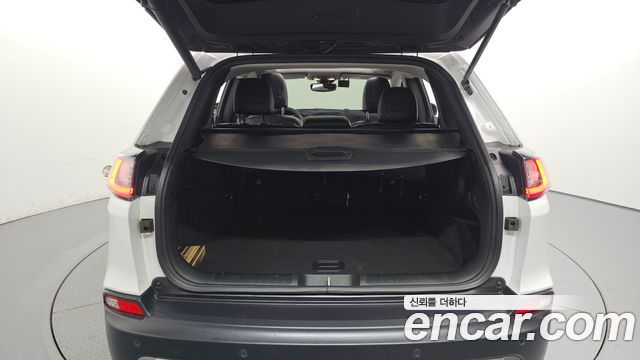 Jeep Cherokee (KL) 2.4 Limited AWD 2022 — фото 20