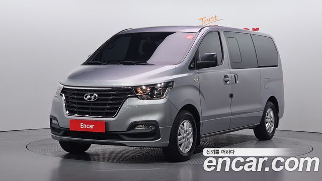 Hyundai Grand Starex Van 5-Seater Modern 2020 — фото 1