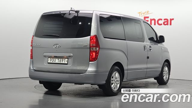 Hyundai Grand Starex Van 5-Seater Modern 2020 — фото 2