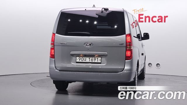 Hyundai Grand Starex Van 5-Seater Modern 2020 — фото 4