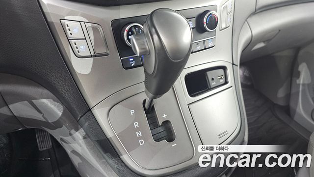 Hyundai Grand Starex Van 5-Seater Modern 2020 — фото 9