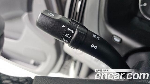 Hyundai Grand Starex Van 5-Seater Modern 2020 — фото 12