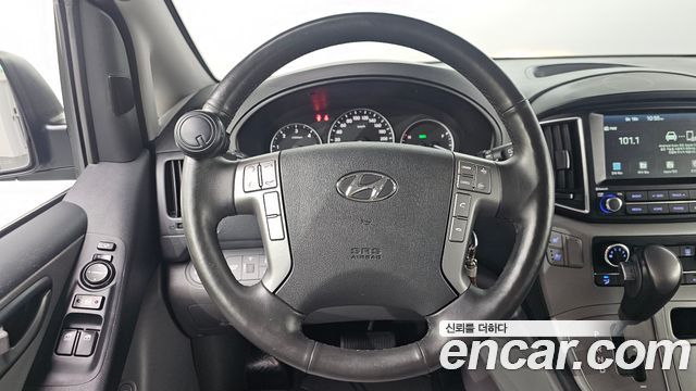 Hyundai Grand Starex Van 5-Seater Modern 2020 — фото 15