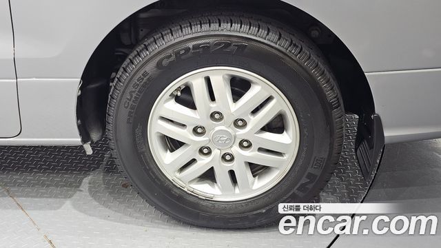 Hyundai Grand Starex Van 5-Seater Modern 2020 — фото 21