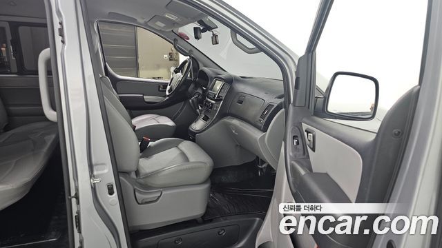 Hyundai Grand Starex Van 5-Seater Modern 2020 — фото 26