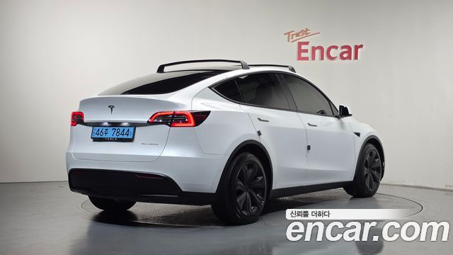 Tesla Model Y Long Range AWD 2022 — фото 2