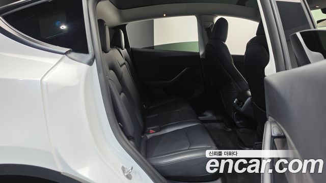 Tesla Model Y Long Range AWD 2022 — фото 16