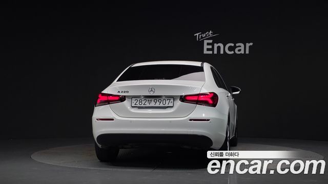 Mercedes-Benz A-Class (W177) A220 Sedan 2020 — фото 4