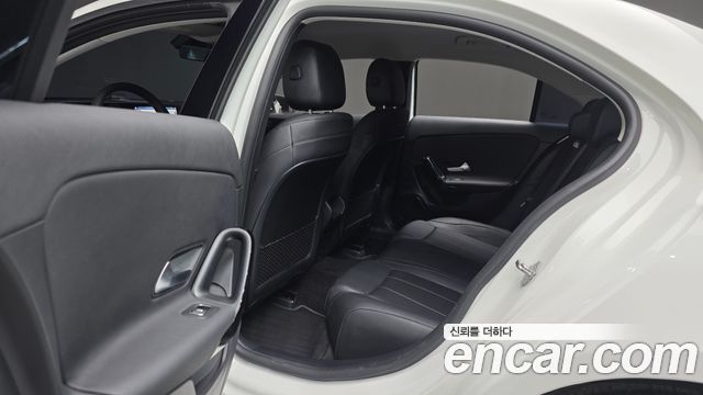 Mercedes-Benz A-Class (W177) A220 Sedan 2020 — фото 17