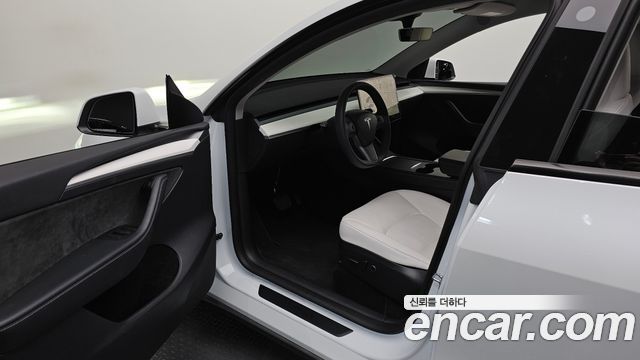 Tesla Model Y RWD 2024 — фото 10