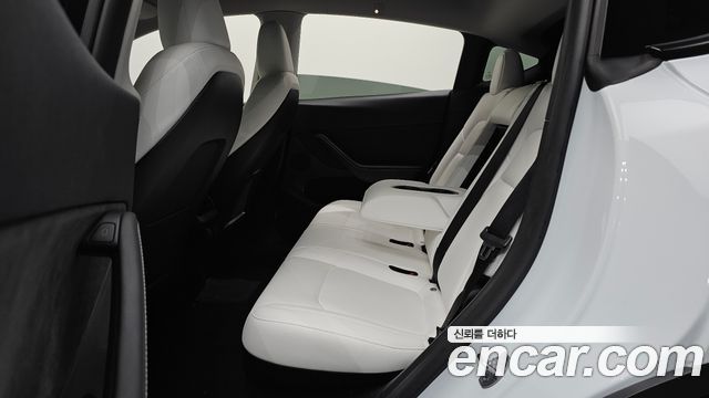 Tesla Model Y RWD 2024 — фото 15