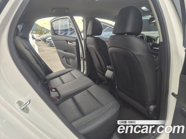 Kia K3 (II) 1.6 Prestige 2024 — фото 10