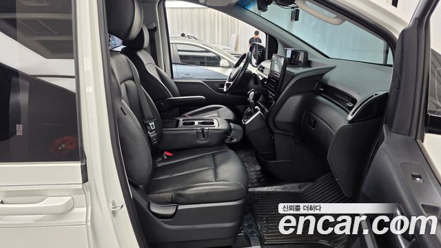 Hyundai Staria L3.5 Tourer 11-Seater Modern 2025 — фото 11