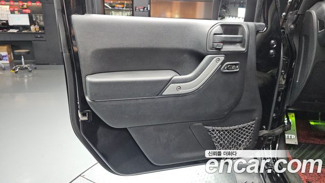 Jeep Wrangler (JK) 2.8 Diesel Sahara 4Door 2014 — фото 24