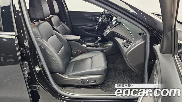 Chevrolet Malibu 2.0 Turbo LT Special 2021 — фото 12