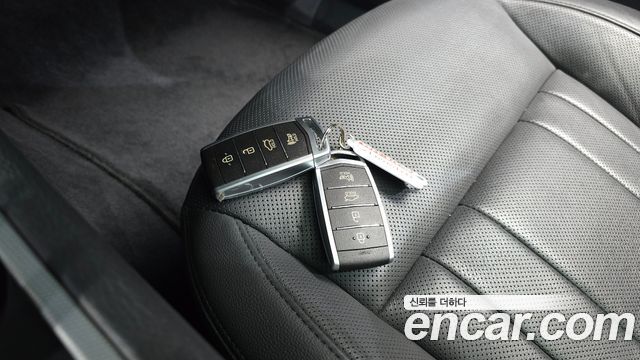 Genesis G80 3.3 GDI AWD Premium Luxury 2018 — фото 20