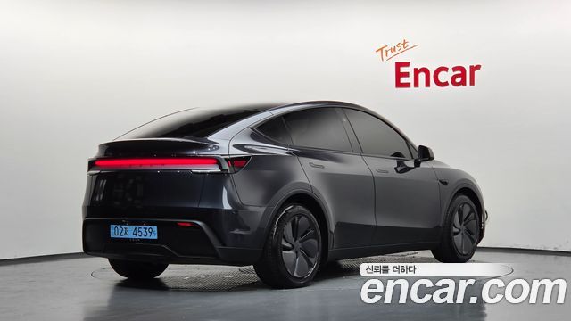 Tesla Model Y RWD 2025 — фото 2