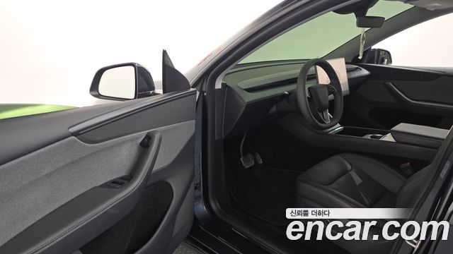 Tesla Model Y RWD 2025 — фото 10