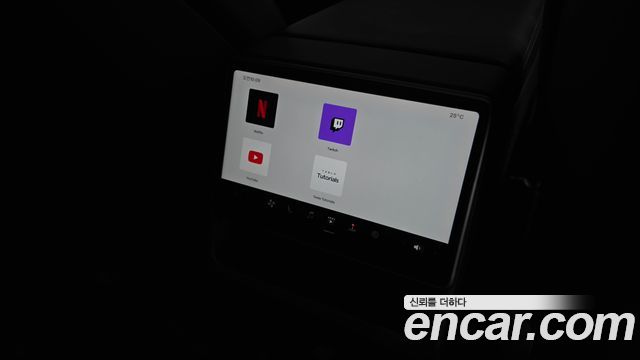 Tesla Model Y RWD 2025 — фото 16