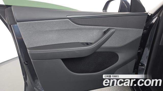 Tesla Model Y RWD 2025 — фото 24