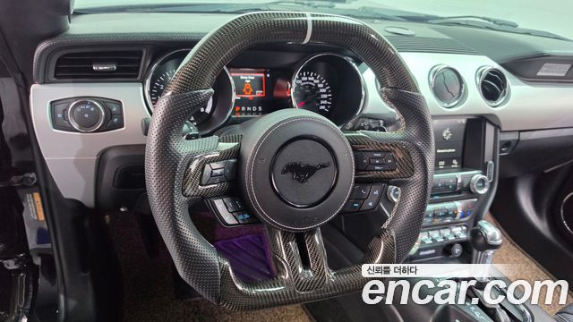 Ford Mustang GT Coupe 2017 — фото 13