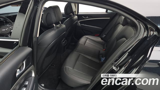 Genesis G70 Shooting Brake Gasoline 2.0T 4WD 2023 — фото 11