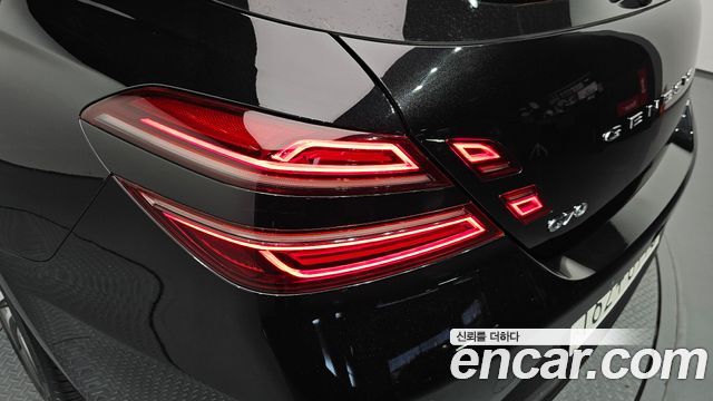 Genesis G70 Shooting Brake Gasoline 2.0T 4WD 2023 — фото 23
