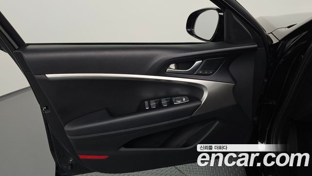 Genesis G70 Shooting Brake Gasoline 2.0T 4WD 2023 — фото 24